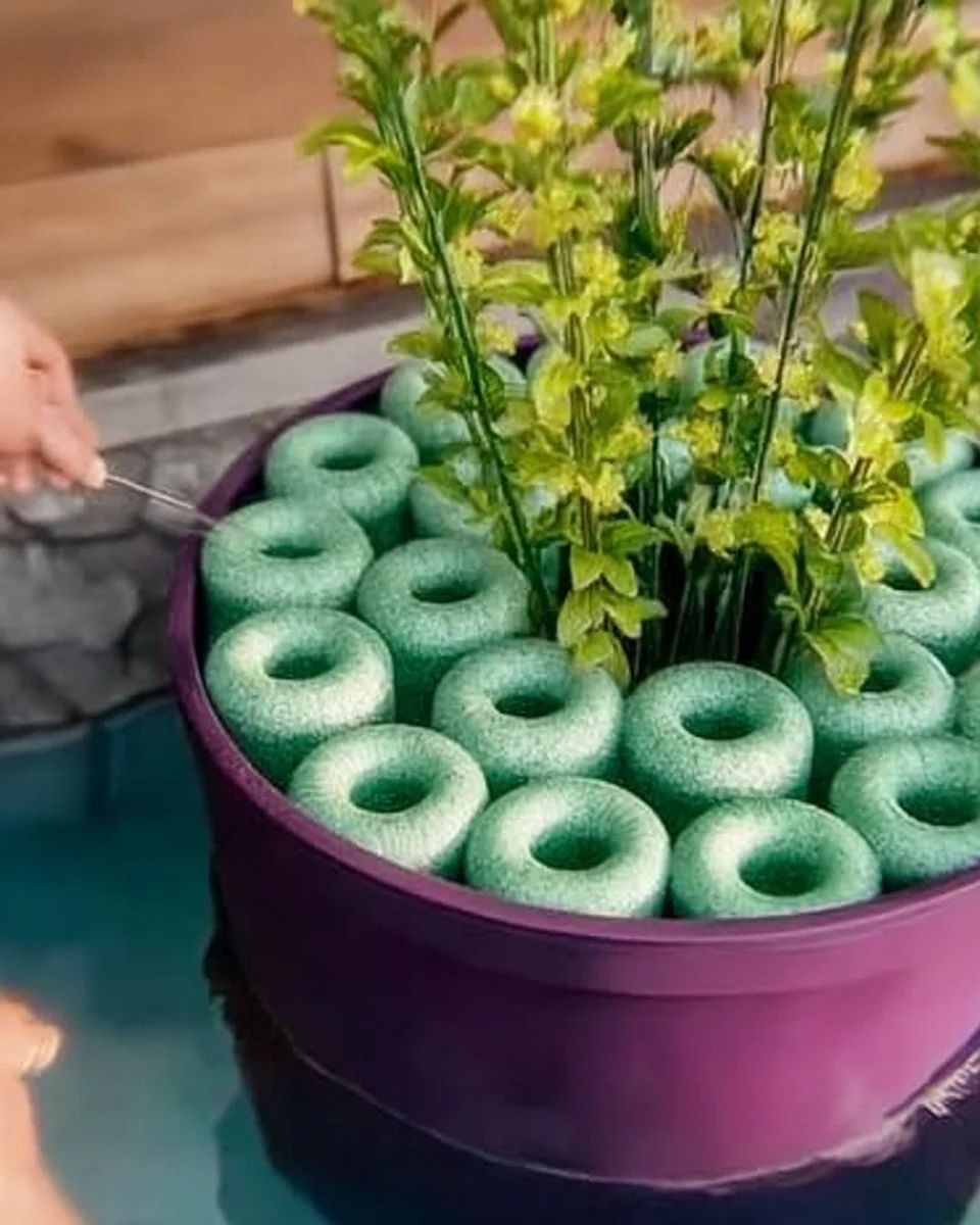 Sharing my SECRET 🤫DECOR HACK: Dollar Tree Planter (trashcan + pool noodles) 🤯 #hack #diy